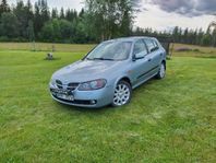 Nissan Almera 5-dörrar 1.8 