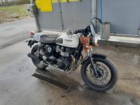 Triumph Thruxton Ace Café Edition