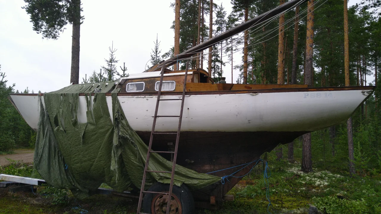 Båt i behov av räddning, bortskänkes med båtvagn. image