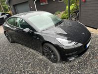 Tesla Model 3 Performance OBS! endast 2800 mil