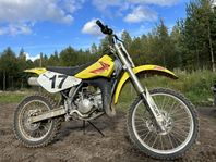 Suzuki RM 85L. 