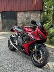 Honda cbr650r utrustad