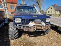 Jeep Cherokee minimonster