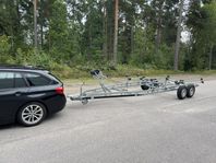 Rejäl 30km båttrailer 2000kg 24fot