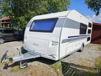 Adria Adora 563 PT Barnkammarvagn