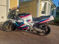 Yamaha FZR 1000