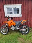 KTM 525 MXC -03 med Timbersled bandsats.