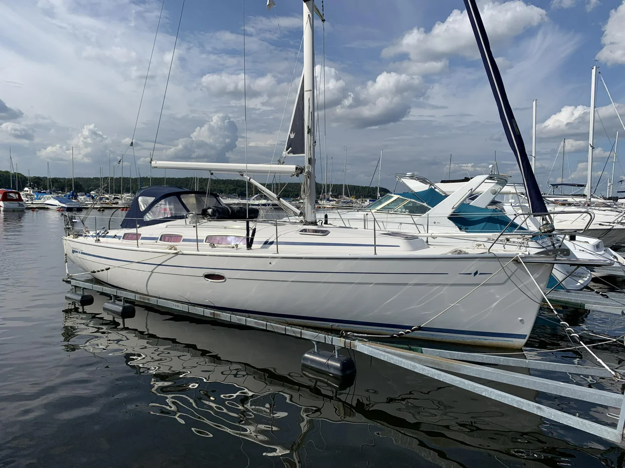 Bavaria 38 Cruiser 3-kabin, årsmodell 2008 image