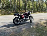 Triumph Thruxton 900/ 1800 mil. 