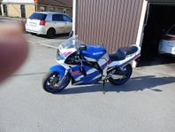 SUZUKI GSX-R 750