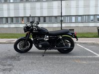 Triumph Bonneville T120 Black - Nyservad