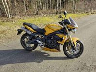 Triumph street triple 675