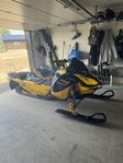 Ski-Doo MXZ XRS COMPETITION 850 E-TEC Turbo / Dubbad matta 