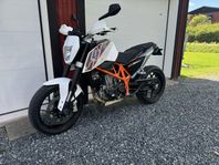 KTM 690 Duke