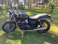 Triumph Street Twin 900 