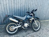 YAMAHA XT125R