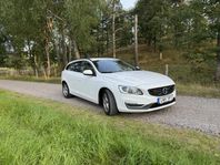 Volvo V60 D4 AWD Adapt. Farth, Navi, D-värm, Drag, Nyservad