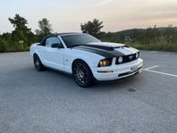 Ford Mustang V6 Convertible