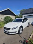 Volvo V60 Cross Country D4 AWD Momentum Drag Bak-Kam Navi