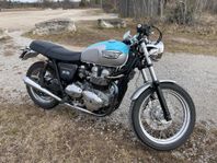 Triumph Bonneville T100 -02 caféracer