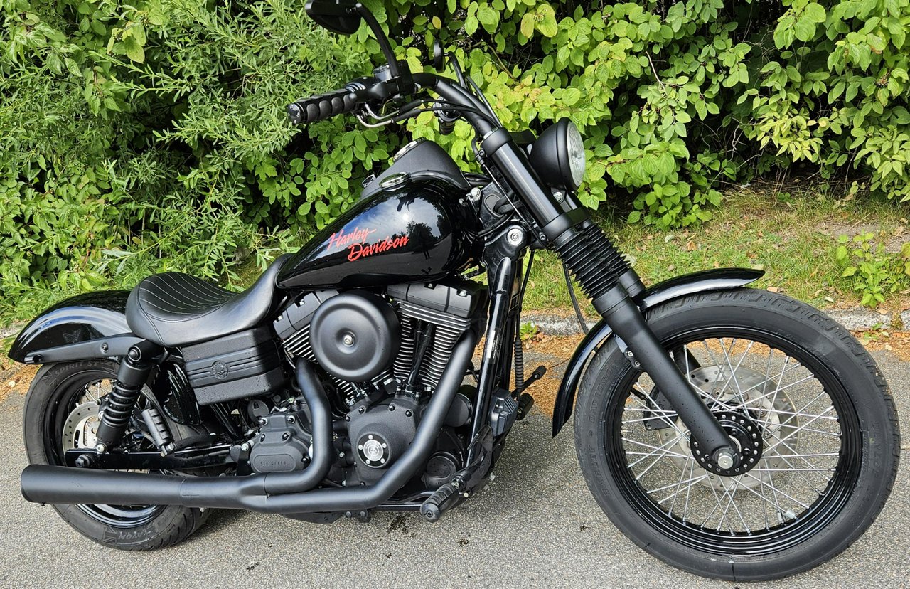 Harley Dyna FXDB mycket fin.