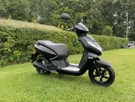 Peugeot Kisbee Black edition EU-moped 2019