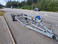 Valiant 1500kg båttrailer 2015