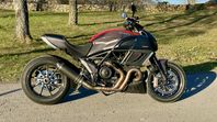 Ducati Diavel Carbon med touringpaket