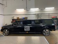 Lincoln Navigator Limousine