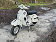 Vespa P200E