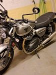 Triumph Street Twin EC1 Special Edition lågmilare.