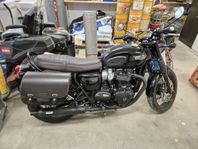 Triumph Bonneville T120 Black