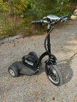 El scooter Trehjulig modell: Trigger, 500W