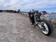 Suzuki gsx-r 750 cafe racer