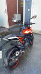 Ktm duke 125 lågmilad