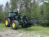 John Deere 3640 4 x 4 med lastare