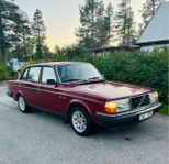 Volvo 244 240 4-door 2.0 DL