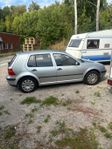 Golf 1,6 säljes i delar