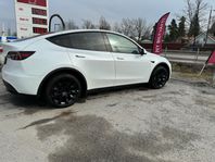 Tesla Model Y Standard Range RWD