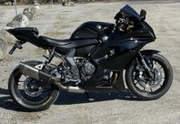 Yamaha R7