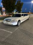 Lincoln Town Car Stretch limousine nybesiktigad 