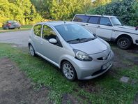 Påkostad Toyota Aygo 5-dörrar 1.0 VVT-i Euro 4