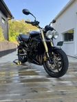 Triumph Street Triple 675 från 2010