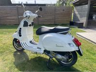 Vespa 300Gts