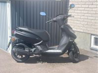 Kisbee Peugeot moped 2021