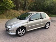 Peugeot 206 Besiktigad/Skattad med AC 