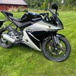 YAMAHA YZF-R125