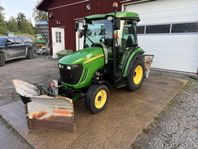 John Deere 3520