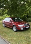 Skoda Octavia 1.6 FSI nybesiktigad 