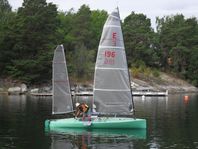 Kul segling i en snygg och välskött låda. Segelkanot E-196 .